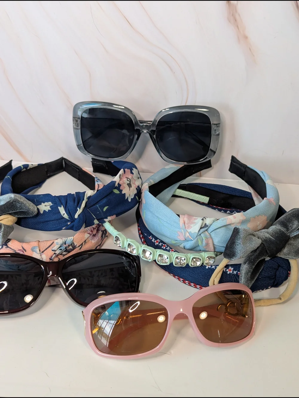 Stylish Women's Pink Sunglasses with Floral Headbands